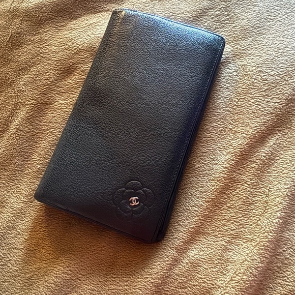 CHANEL Black Leather Camellia Bifold Wallet - Picture 1 of 11